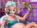 Jogo Cuidados com o Banho da Rainha do Gelo Grávida online